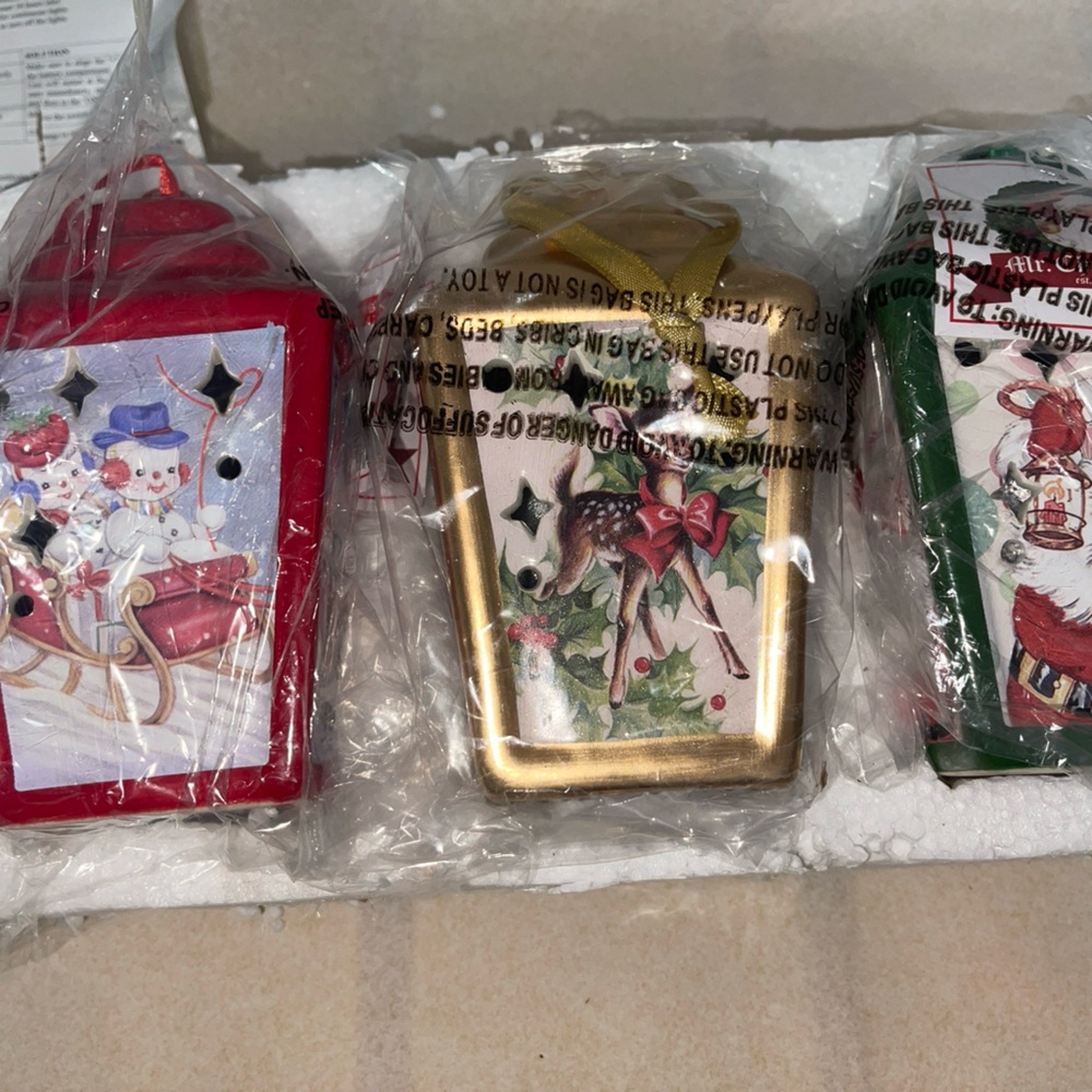 Mr. Christmas Set of 3 Illuminated Lantern Ornaments in Classic Mm89